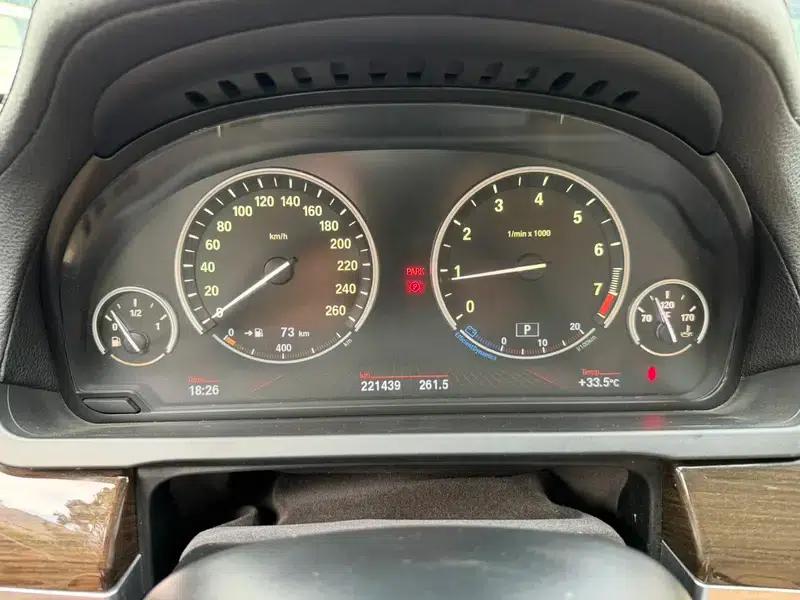 2011 BMW 7 Series 740Li Standard Edition — миниатюра 14