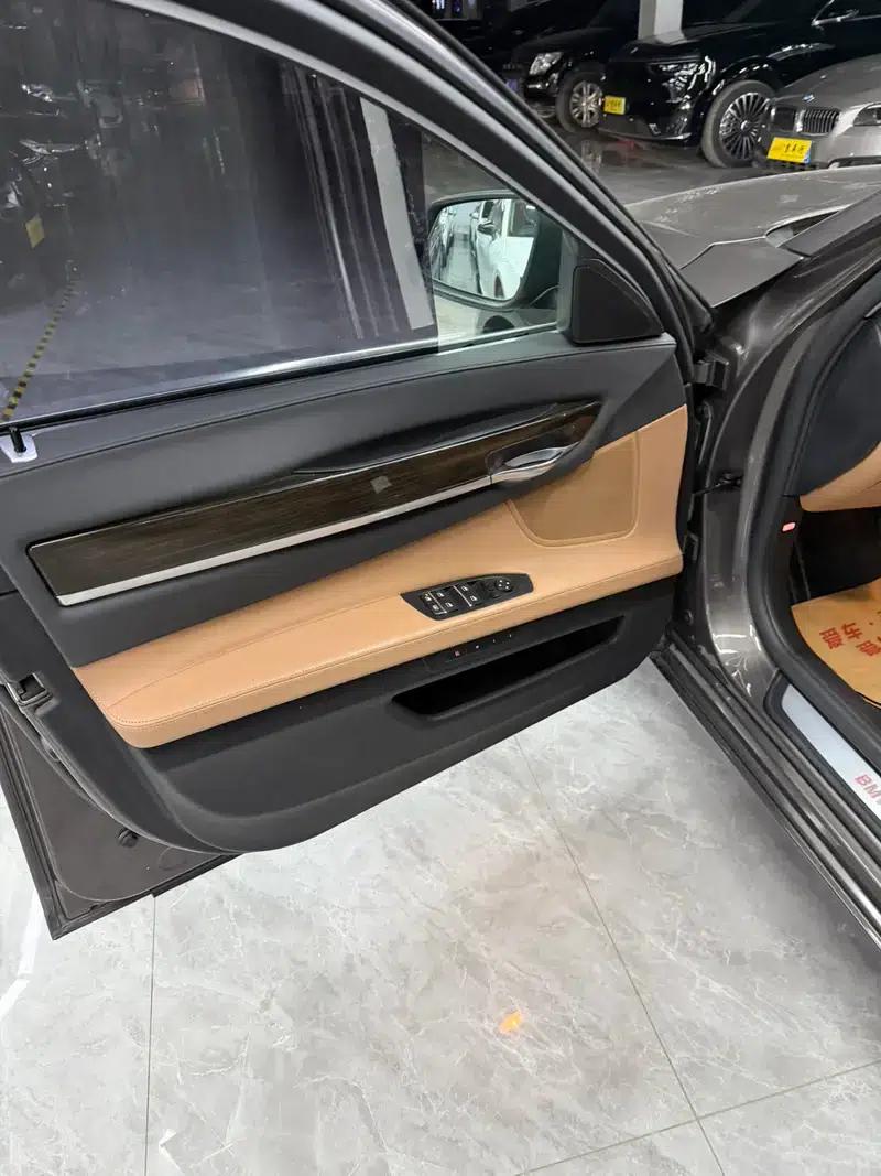 BMW 7 Series 2013 730Li Leading Edition — миниатюра 7