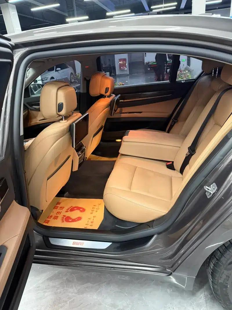 BMW 7 Series 2013 730Li Leading Edition — миниатюра 8