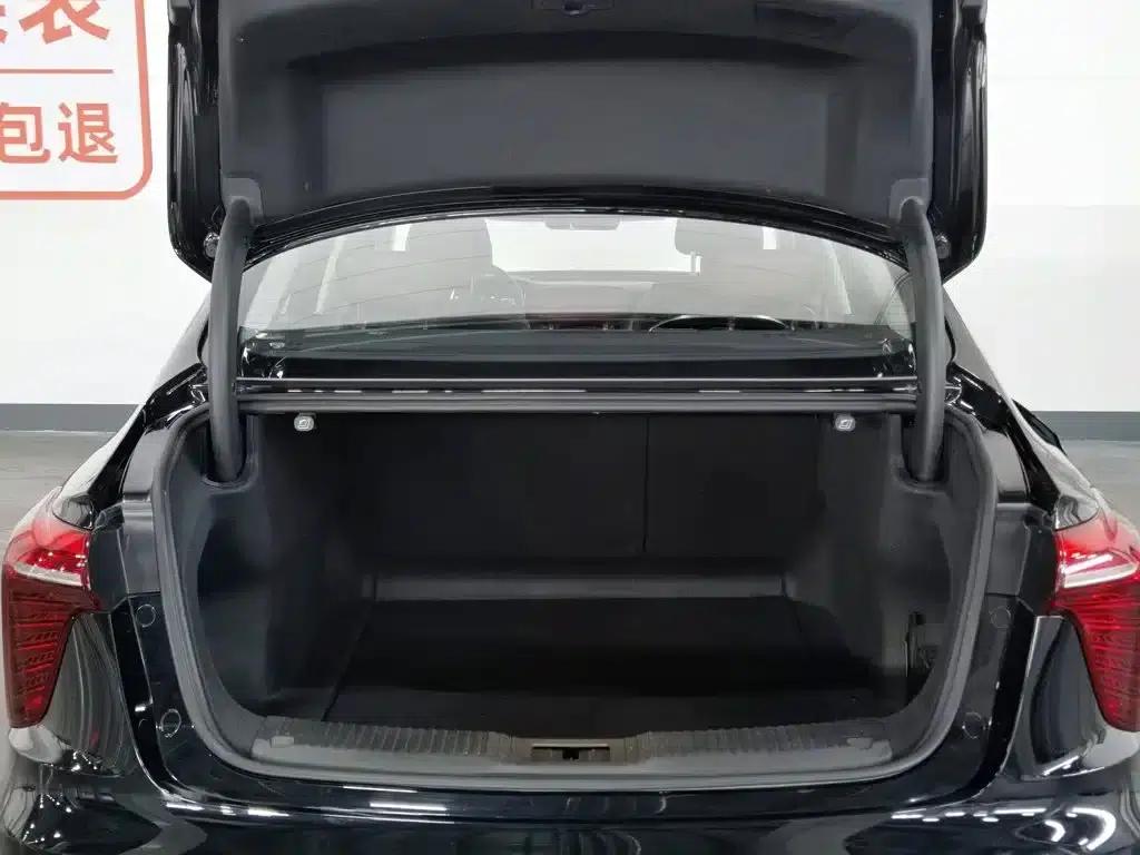 Hongqi H5 2023 2.0T Automatic Intelligent Flagship Edition — миниатюра 16