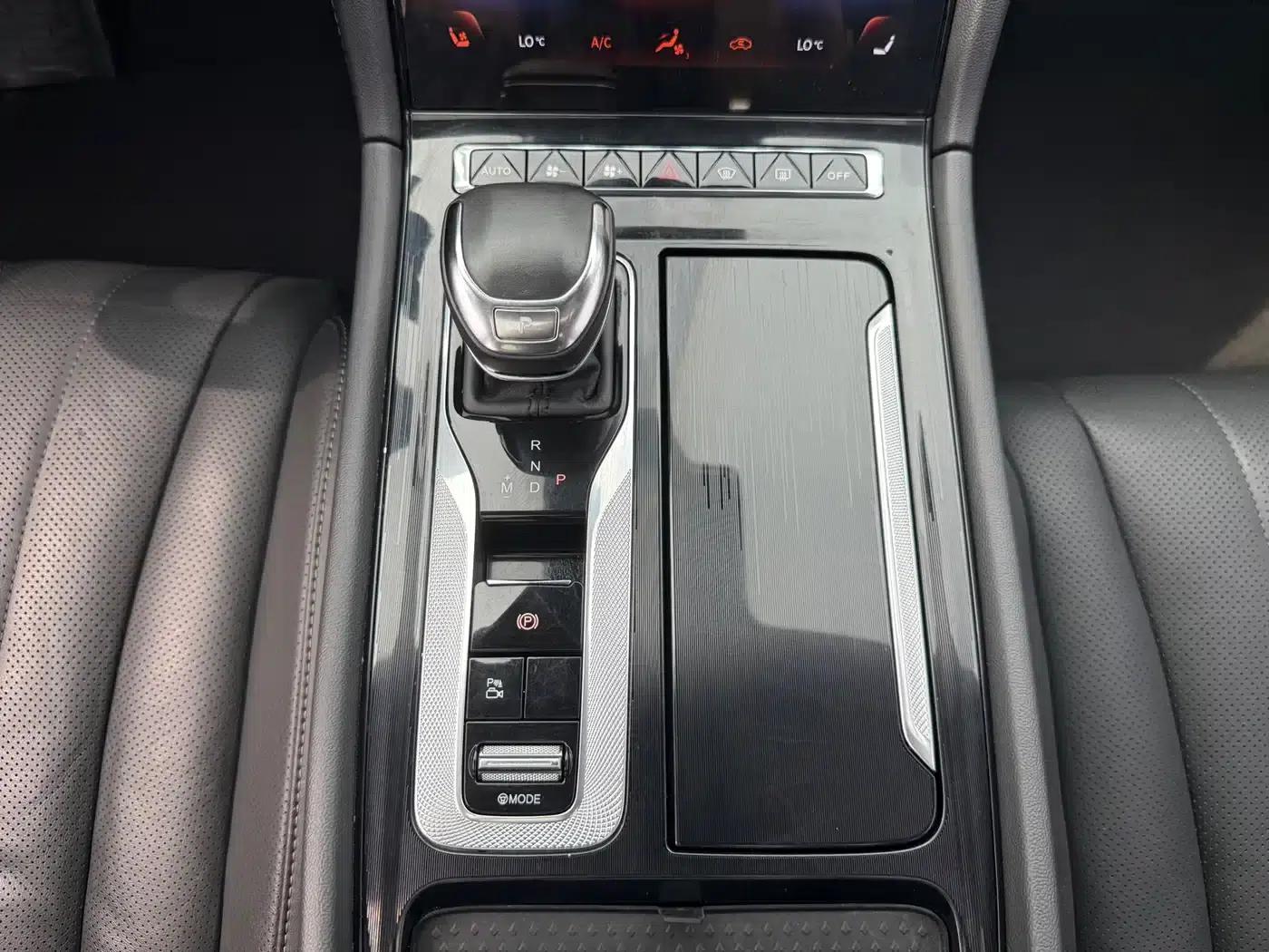 Hongqi H5 2023 2.0T Automatic Intelligent Flagship Edition — миниатюра 6