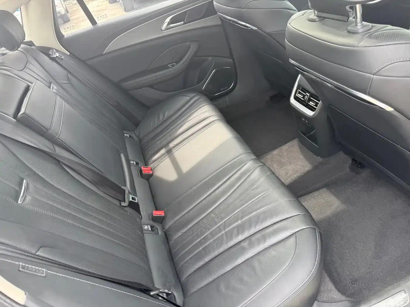 Hongqi H5 2023 2.0T Automatic Intelligent Flagship Edition — миниатюра 10