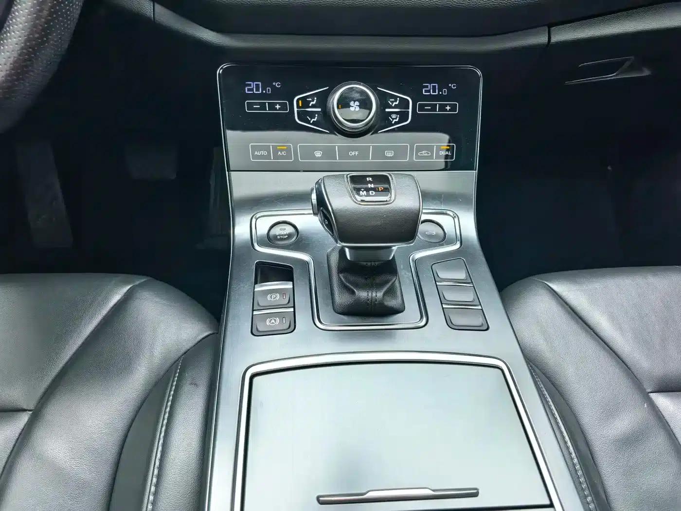 Hongqi H5 2020 1.5T DCT Flag Edition — миниатюра 13