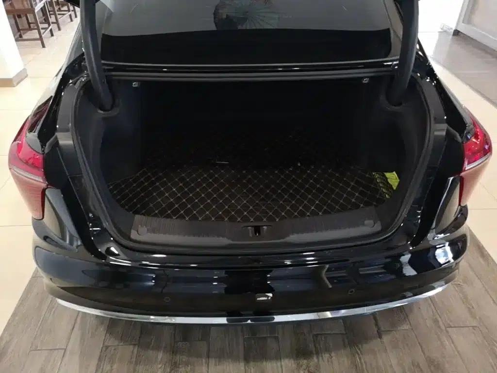Hongqi H5 2024 2.0T Automatic Intelligent Flagship Edition — миниатюра 19