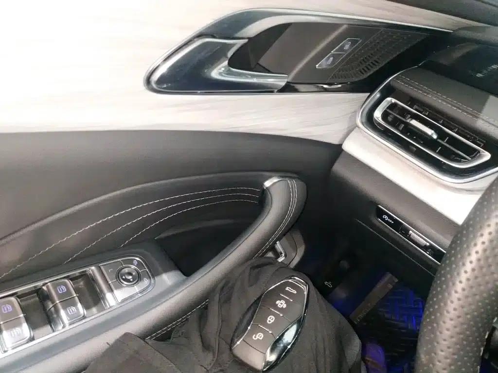 Hongqi H5 2025 1.5T DCT Flag Edition — миниатюра 9