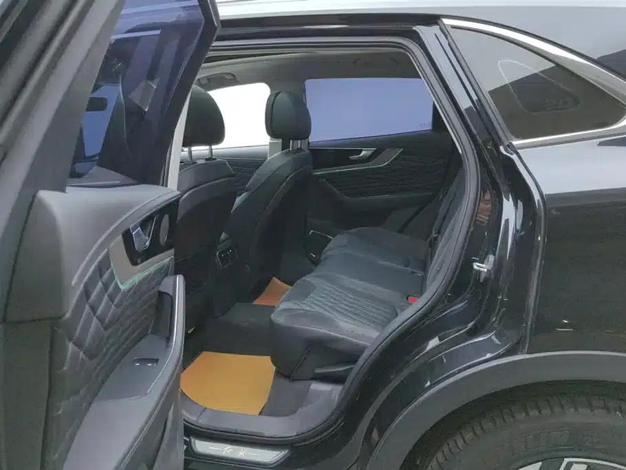 Hongqi HS5 2022 Facelift 2.0T Intelligent Flagship Edition — миниатюра 11