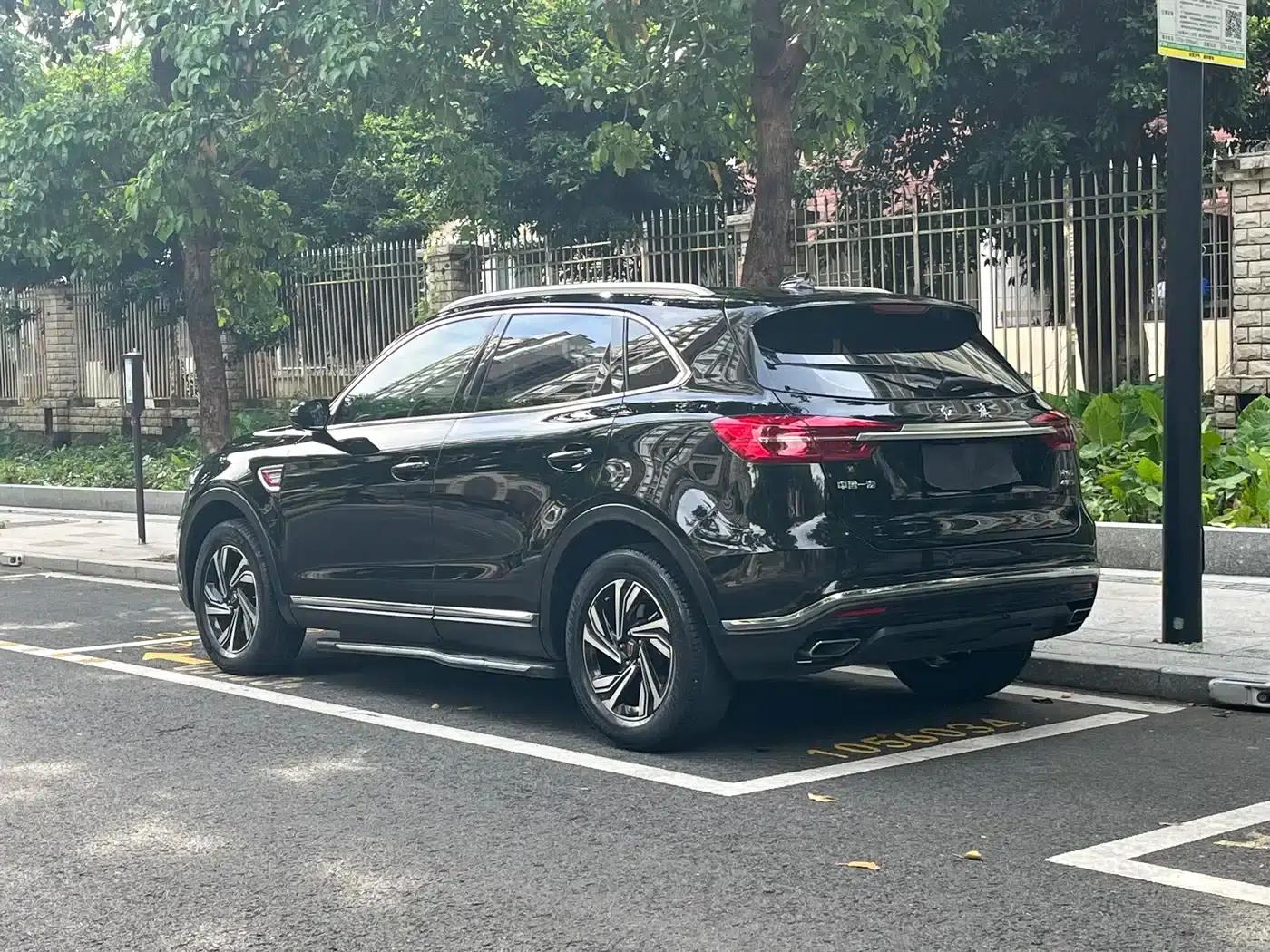 Hongqi HS5 2022 Facelift 2.0T Intelligent Flagship Edition — миниатюра 4