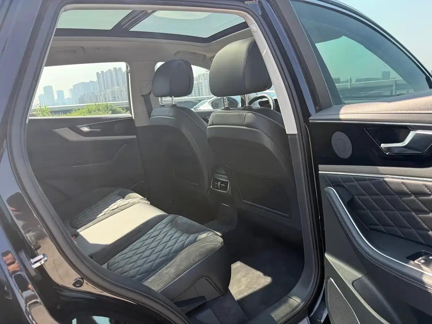 Hongqi HS5 2019 2.0T Intelligent Flagship Edition — миниатюра 11