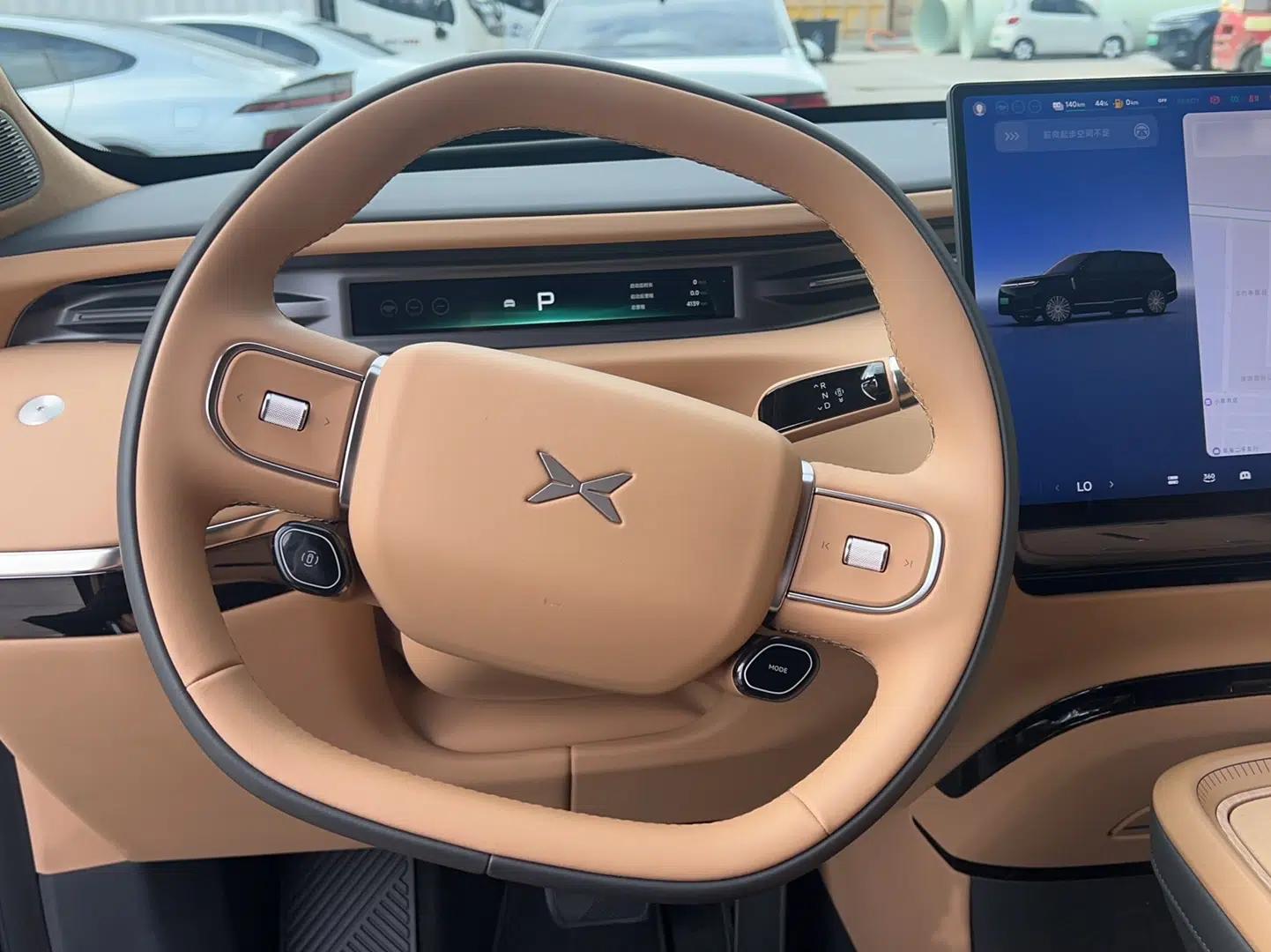 XPeng GX 2026 Model, Range-Extended 1585 Four-Wheel-Drive Flagship Edition — миниатюра 12