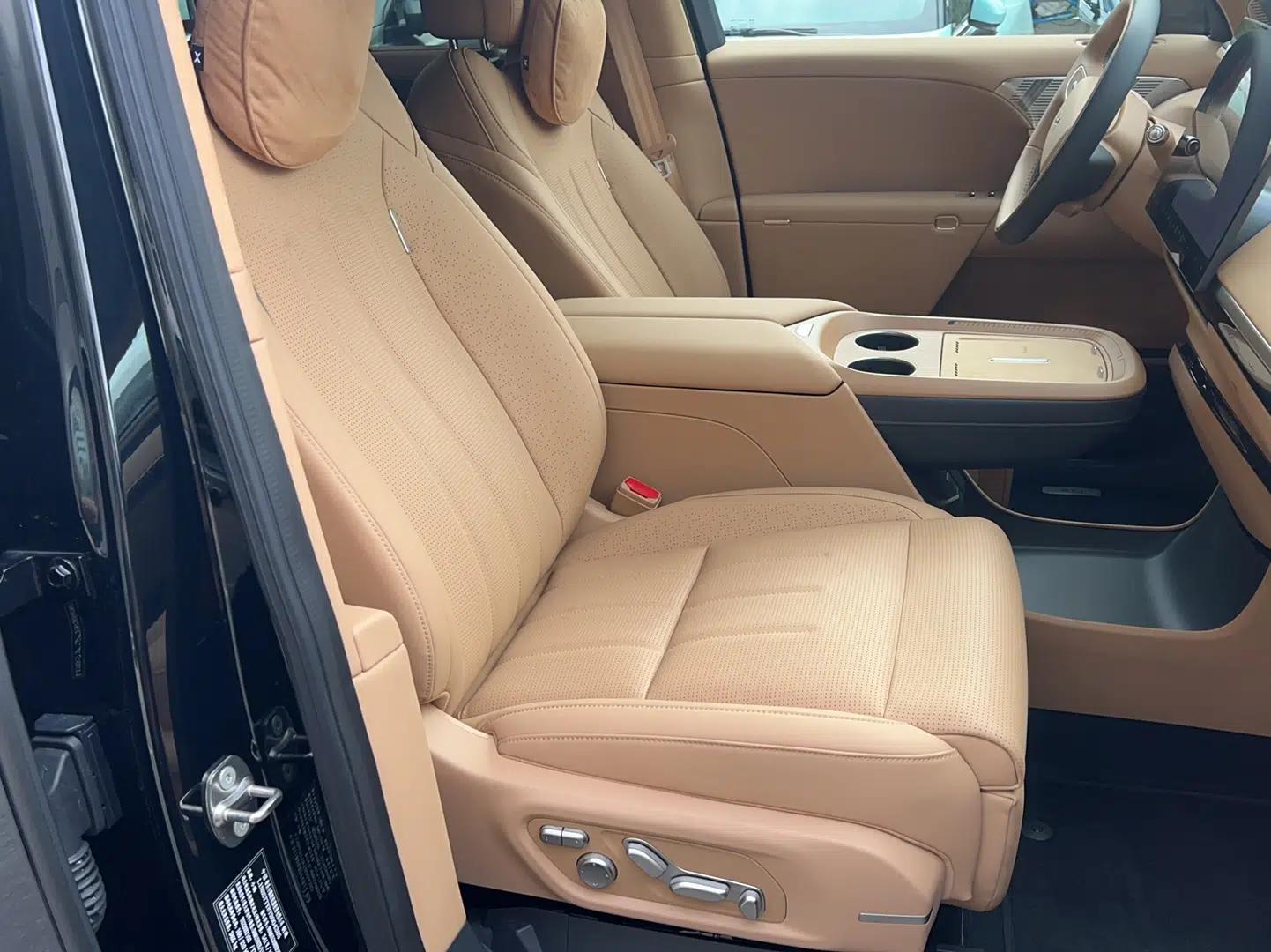 XPeng GX 2026 Model, Range-Extended 1585 Four-Wheel-Drive Flagship Edition — миниатюра 18