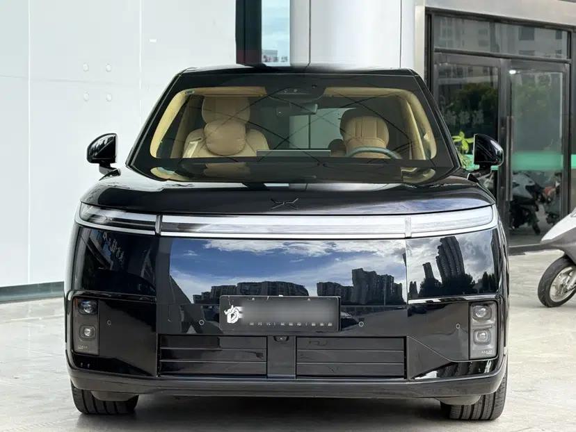 XPeng GX 2026 Model, Range-Extended 1585 Four-Wheel-Drive Flagship Edition — миниатюра 4