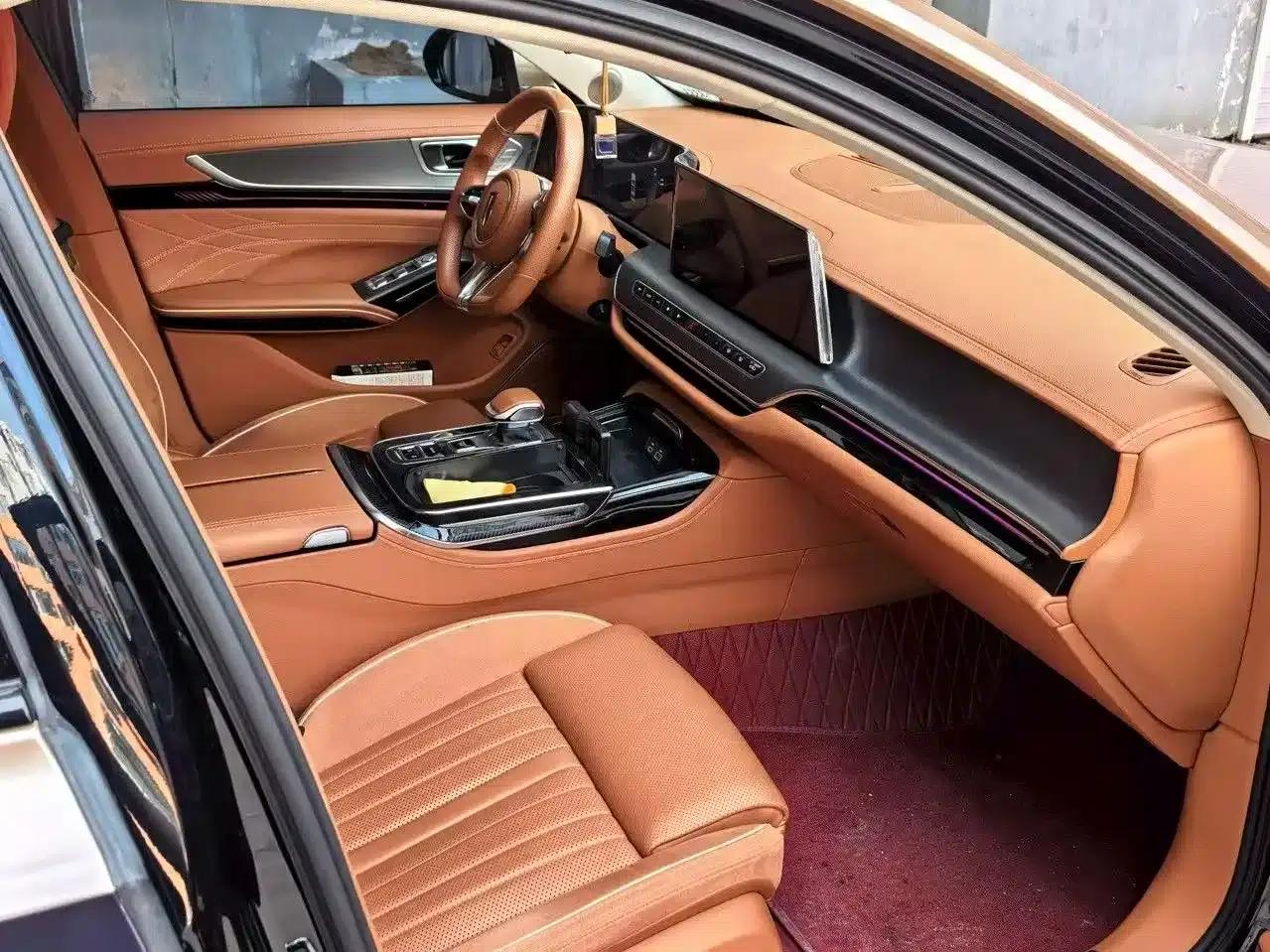 Hongqi H9 2025 2.0T 2WD Flagship Luxury Business Edition 5-seater — миниатюра 3