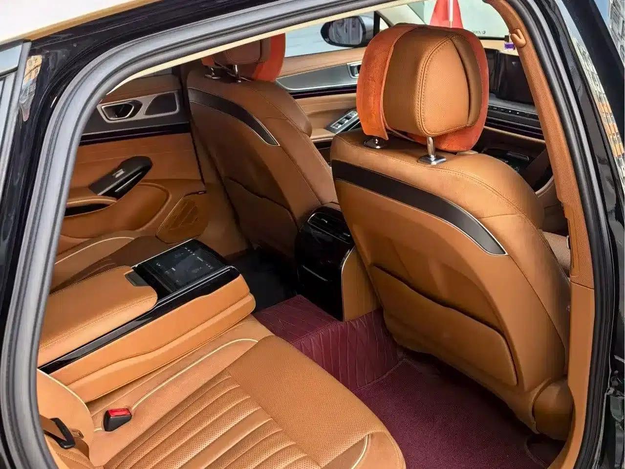Hongqi H9 2025 2.0T 2WD Flagship Luxury Business Edition 5-seater — миниатюра 4