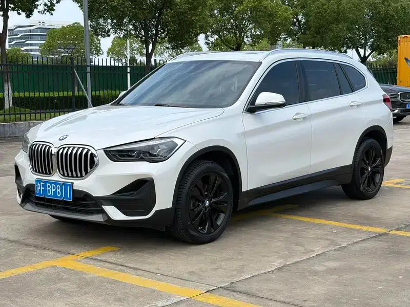 BMW X1 2021 sDrive20Li Fashion Edition — миниатюра 1