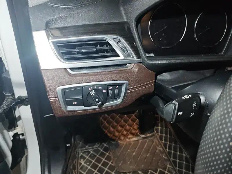 BMW X1 2021 xDrive25Li Premium — миниатюра 13