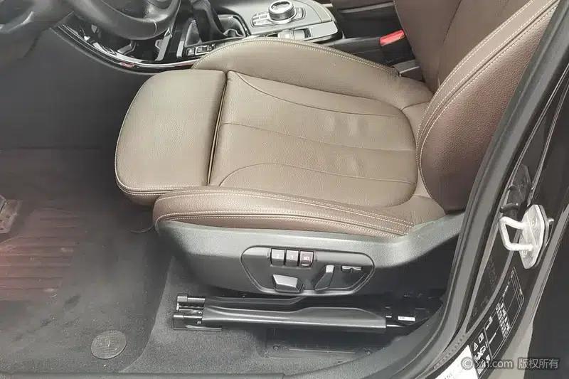 BMW X1 2018 xDrive20Li Premium — миниатюра 18