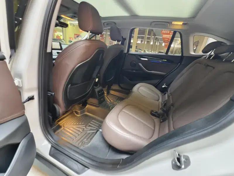 BMW X1 2020 sDrive25Li Leading Edition — миниатюра 10