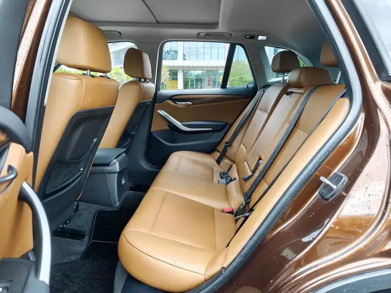 BMW X1 2012 xDrive20i Luxury — миниатюра 13