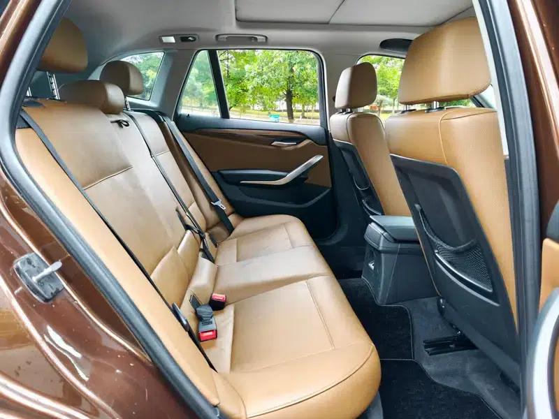 BMW X1 2012 xDrive20i Luxury — миниатюра 15