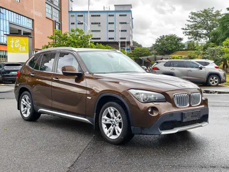 BMW X1 2012 xDrive20i Luxury — миниатюра 3