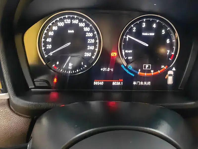 BMW X1 2022 sDrive25Li Leading Edition — миниатюра 6