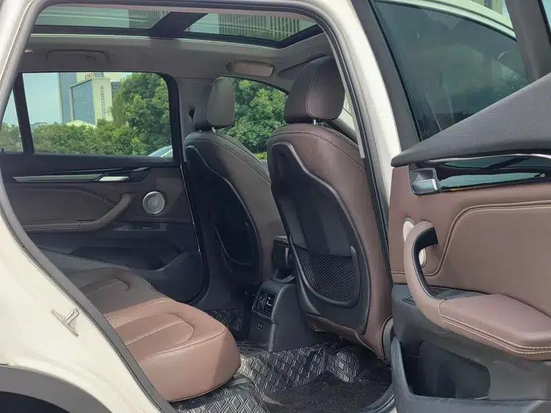 BMW X1 2022 sDrive25Li Leading Edition — миниатюра 9