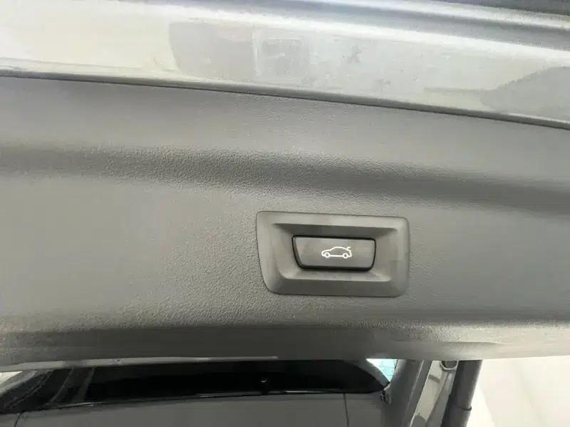 2023 BMW X1 sDrive20Li X Design Package — миниатюра 16