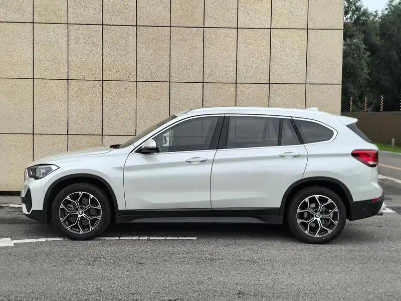 BMW X1 2020 sDrive25Li Leading Edition — миниатюра 3