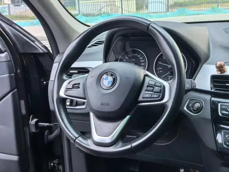BMW X1 2016 sDrive18Li Premium — миниатюра 6
