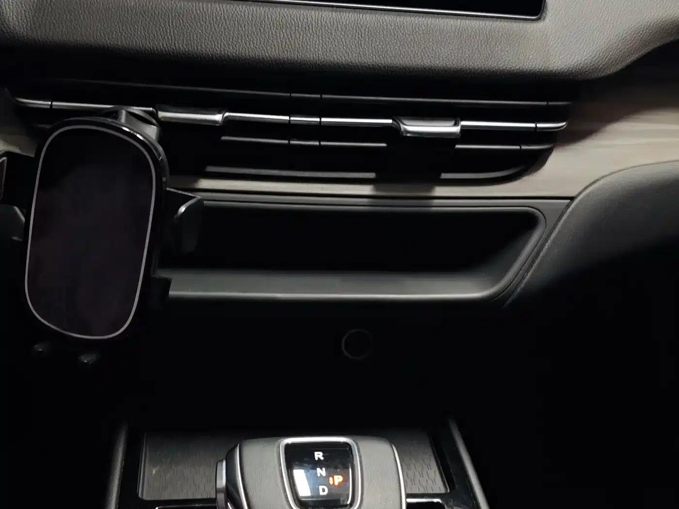 Hongqi E-QM5 2024 Model 560km PLUS — миниатюра 7