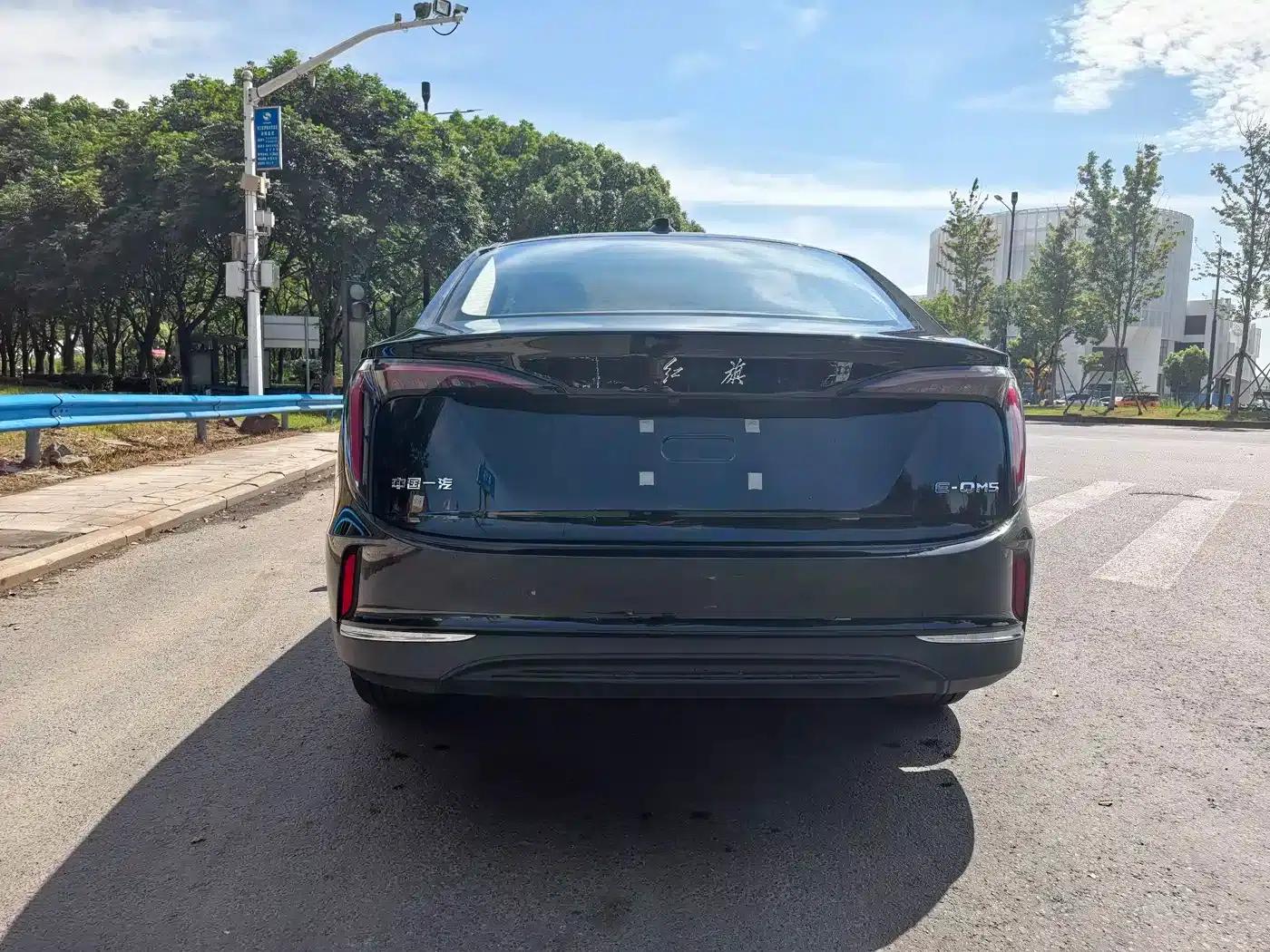 Hongqi E-QM5 2025 500km Travel Edition — миниатюра 12