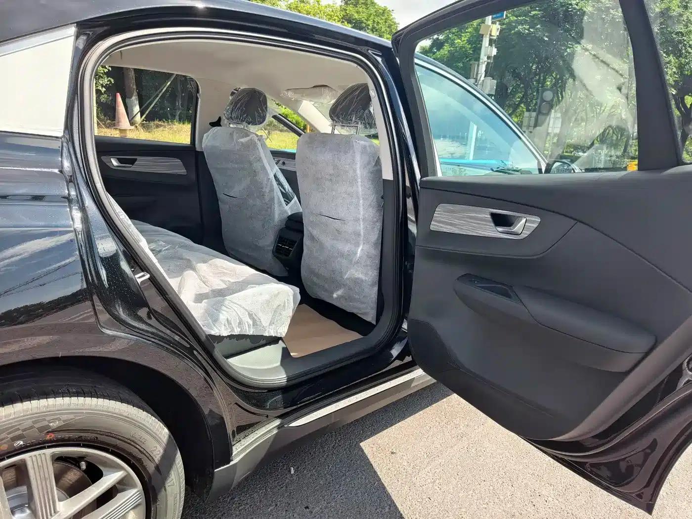 Hongqi E-QM5 2025 500km Travel Edition — миниатюра 6