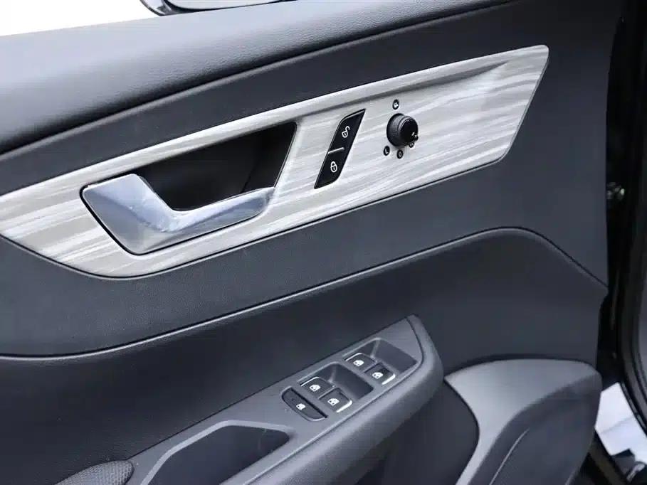 Hongqi E-QM5 2025 500km Travel Edition — миниатюра 11