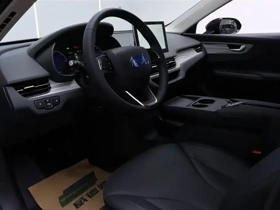 Hongqi E-QM5 2025 500km Travel Edition — миниатюра 12