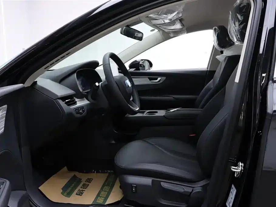 Hongqi E-QM5 2025 500km Travel Edition — миниатюра 13