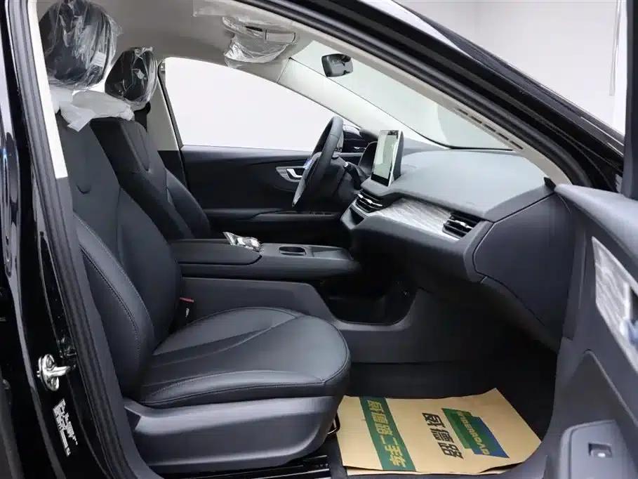 Hongqi E-QM5 2025 500km Travel Edition — миниатюра 14