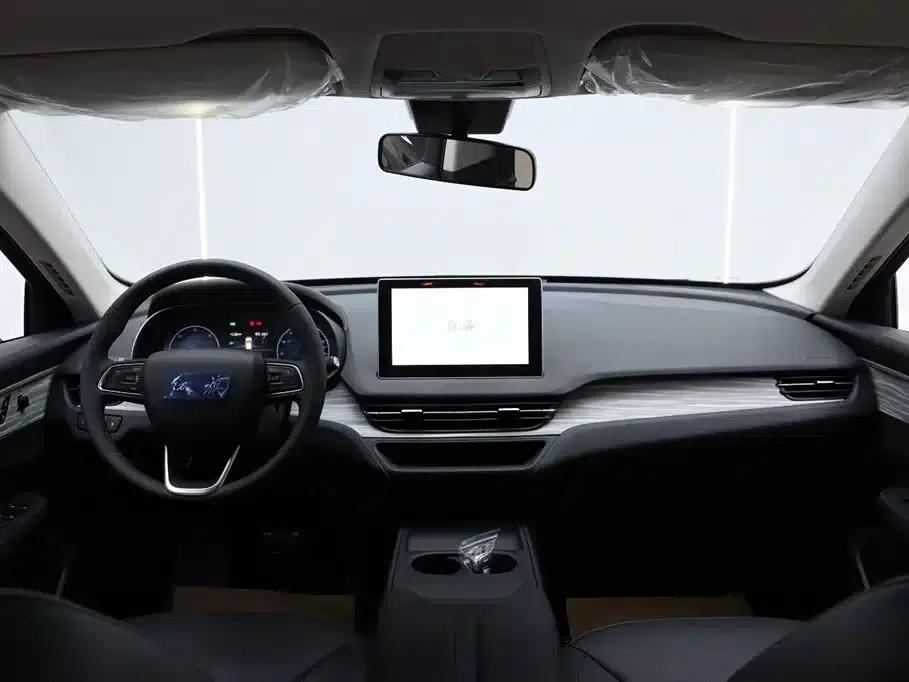 Hongqi E-QM5 2025 500km Travel Edition — миниатюра 17