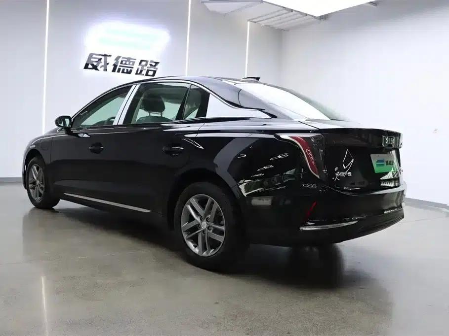 Hongqi E-QM5 2025 500km Travel Edition — миниатюра 3