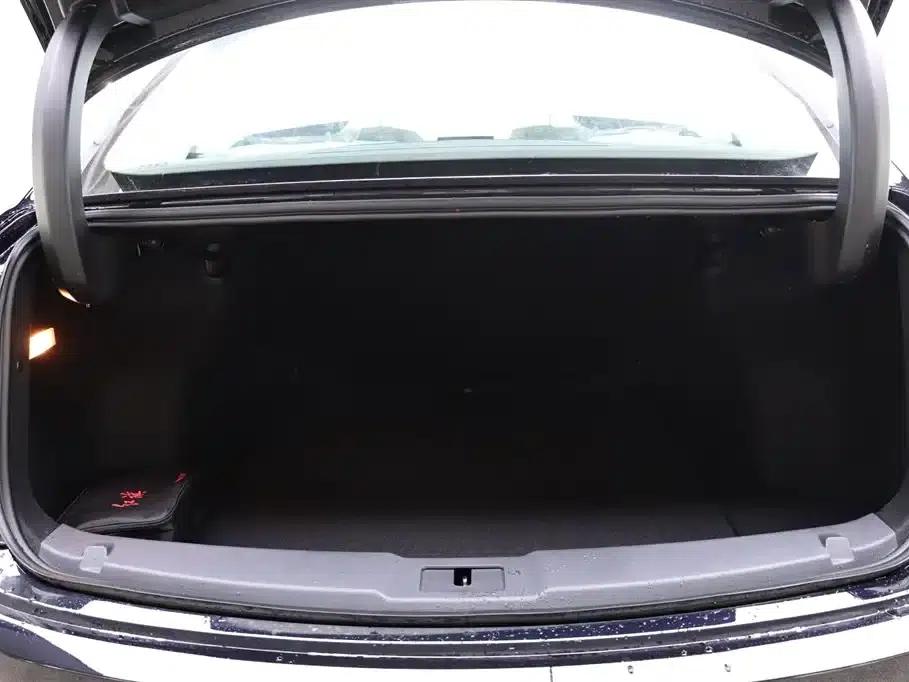 Hongqi E-QM5 2025 500km Travel Edition — миниатюра 27