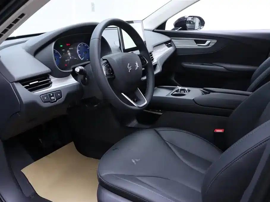 Hongqi E-QM5 2025 500km Travel Edition — миниатюра 14