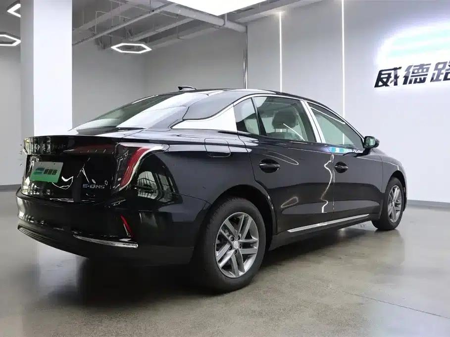 Hongqi E-QM5 2025 500km Travel Edition — миниатюра 3