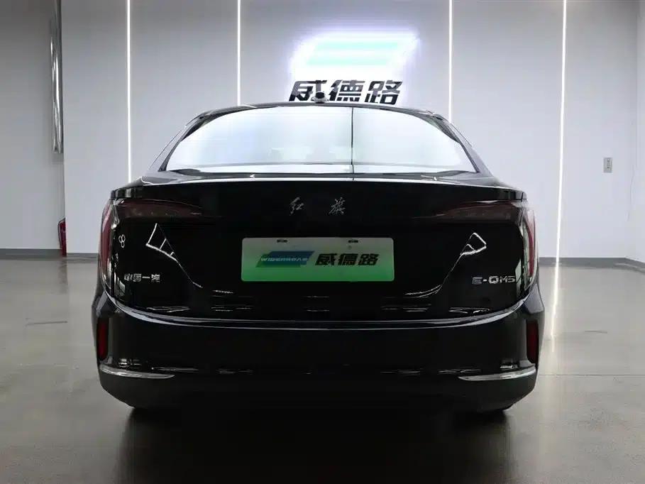 Hongqi E-QM5 2025 500km Travel Edition — миниатюра 4