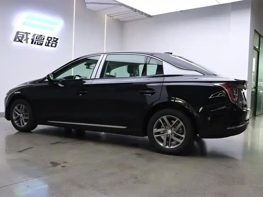 Hongqi E-QM5 2025 500km Travel Edition — миниатюра 8