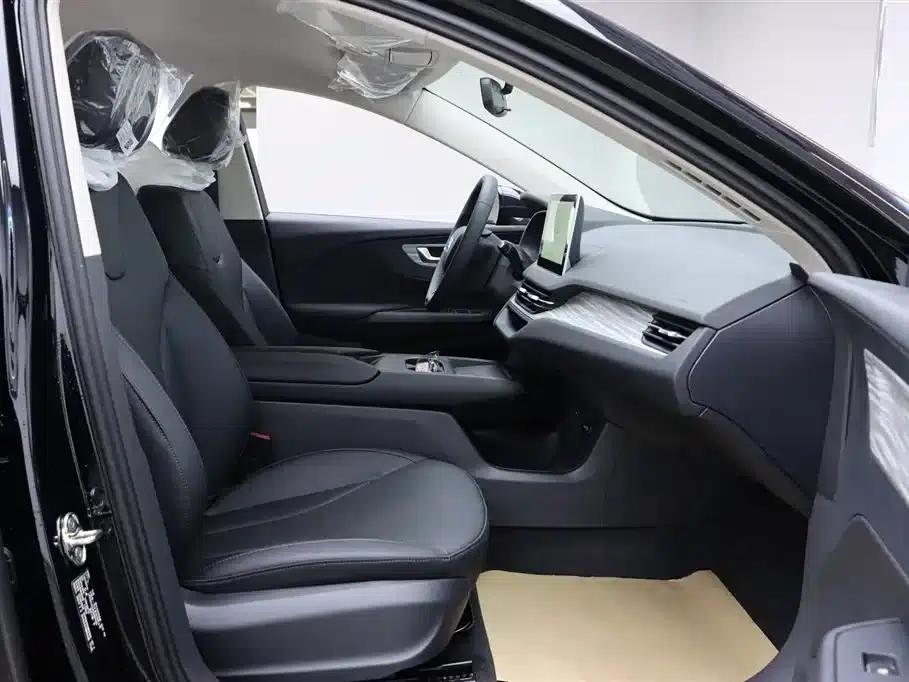 Hongqi E-QM5 2025 500km Travel Edition — миниатюра 17