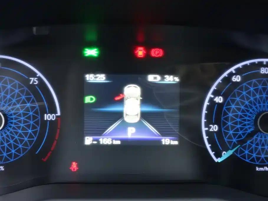Hongqi E-QM5 2025 500km Travel Edition — миниатюра 10