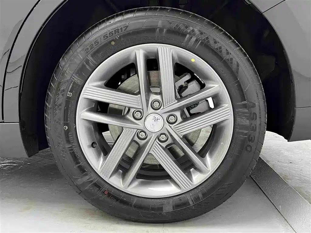 Hongqi E-QM5 2024 500km Travel Edition — миниатюра 11