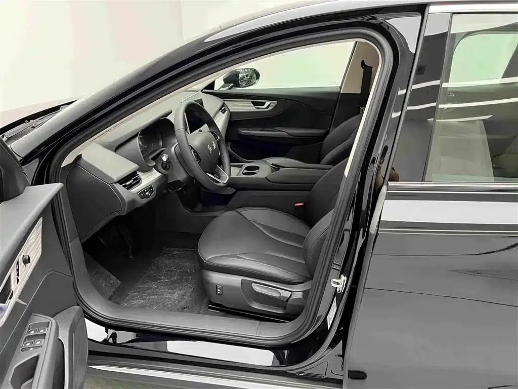 Hongqi E-QM5 2024 500km Travel Edition — миниатюра 14