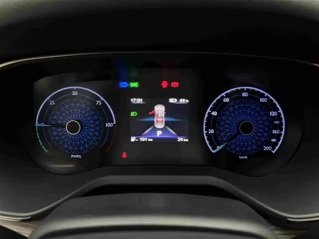 Hongqi E-QM5 2024 500km Travel Edition — миниатюра 16