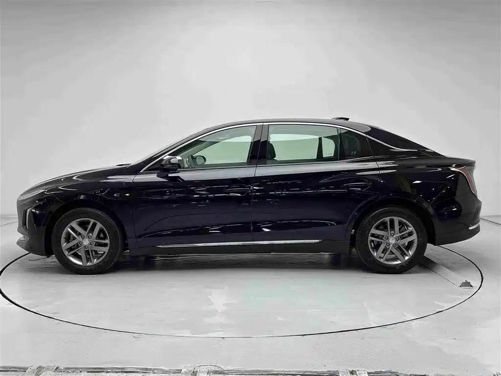 Hongqi E-QM5 2024 500km Travel Edition — миниатюра 9
