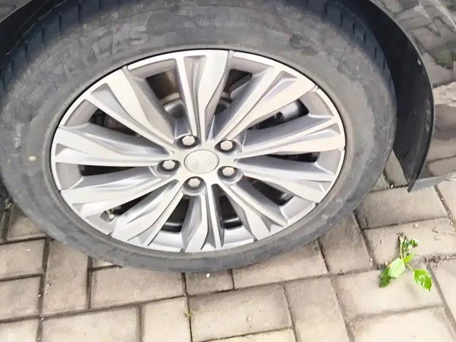 Hongqi E-QM5 2023 Model 620km PLUS — миниатюра 6